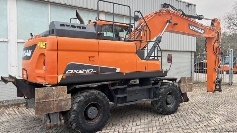 Wheel excavator Doosan DX 210 W-5     2020