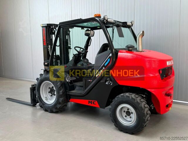 Terenski viljuškar Manitou MC 25-4 D K ST5