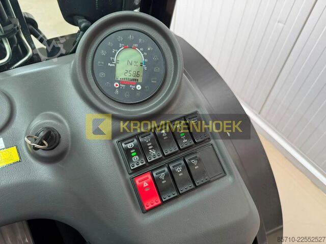 Terenski viljuškar Manitou MC 25-4 D K ST5