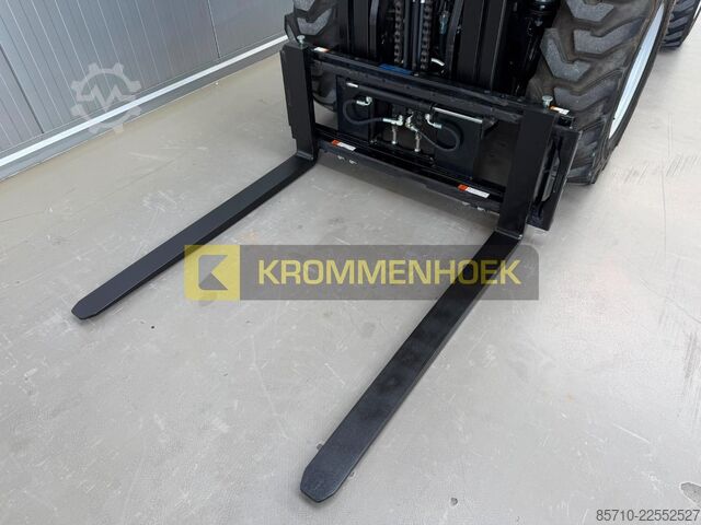 Terenski viljuškar Manitou MC 25-4 D K ST5