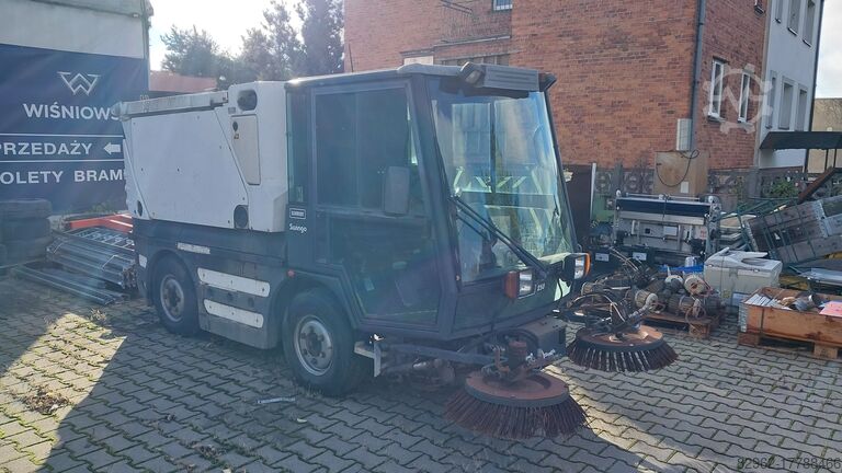 Yol süpürme aracı Schmidt Swingo 250