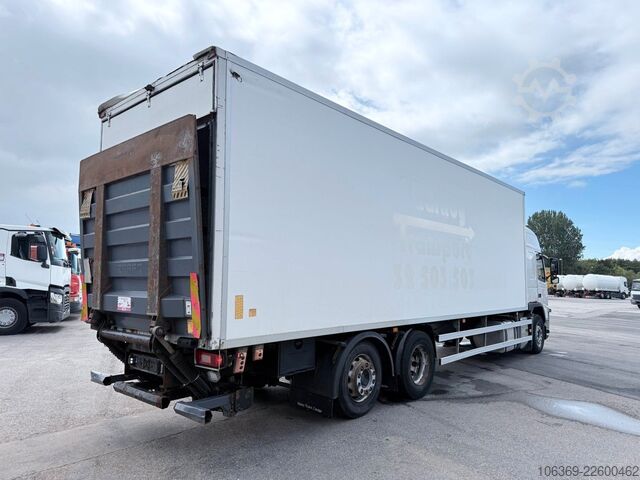 Kutu kamyonu VOLVO FM 330 6x2*4 Side opening 8.7 m