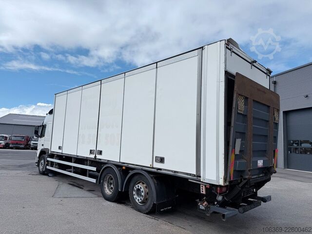 Kutu kamyonu VOLVO FM 330 6x2*4 Side opening 8.7 m