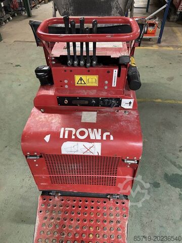 Kamion za otkači Hinowa HS1102 (4350)