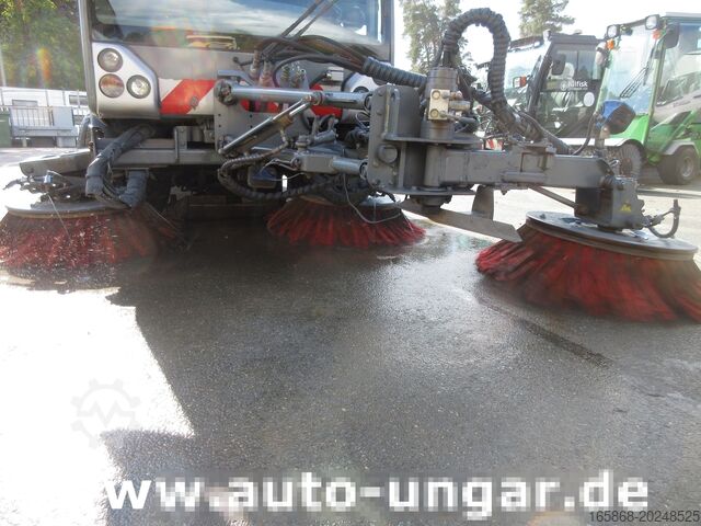 Čistač Boschung S3 Kehrmaschine urban sweeper Wildkraut