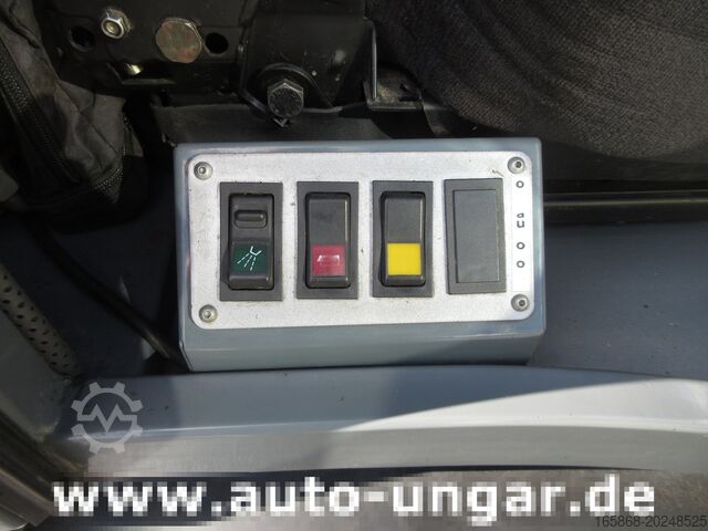 Čistač Boschung S3 Kehrmaschine urban sweeper Wildkraut