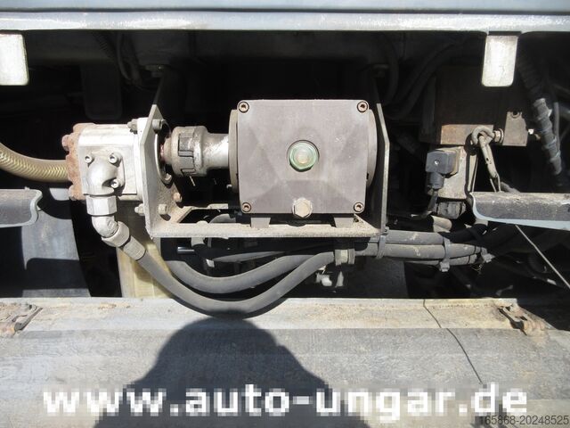 Veegmachine Boschung S3 Kehrmaschine urban sweeper Wildkraut