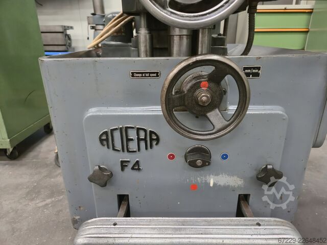 Máquina universal de fresagem e mandrilagem Acciera F4