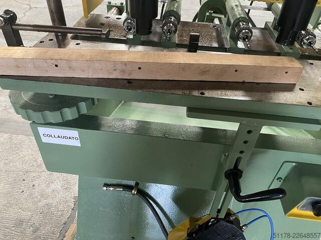 Horizontale boormachine met 4 spindels  