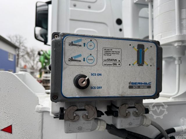 Samochód z pompą do betonu MERCEDES-BENZ Arocs 4146 8x4 PUMI SERMAC 4Z28