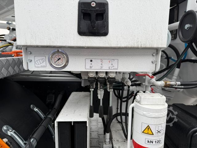 Samochód z pompą do betonu MERCEDES-BENZ Arocs 4146 8x4 PUMI SERMAC 4Z28