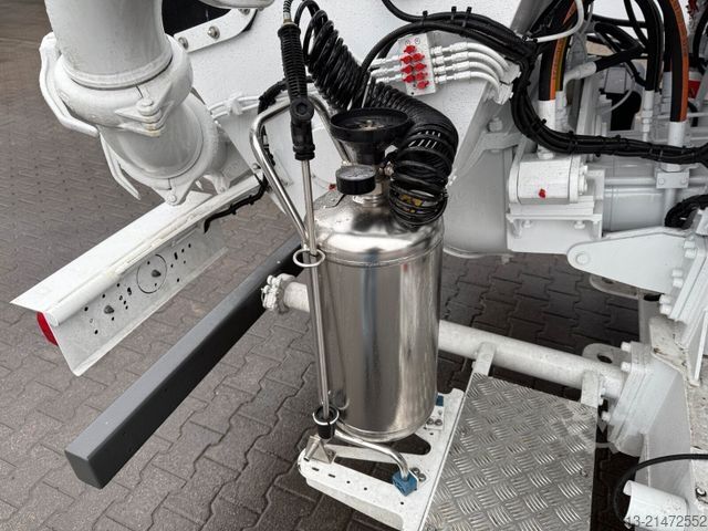 Samochód z pompą do betonu MERCEDES-BENZ Arocs 4146 8x4 PUMI SERMAC 4Z28