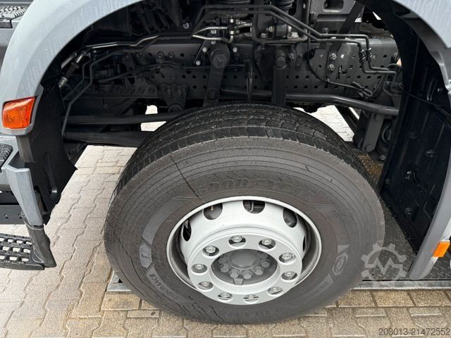 Samochód z pompą do betonu MERCEDES-BENZ Arocs 4146 8x4 PUMI SERMAC 4Z28