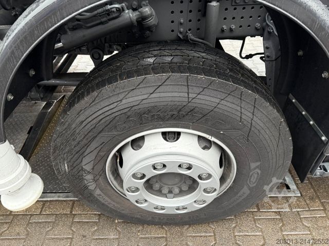 Samochód z pompą do betonu MERCEDES-BENZ Arocs 4146 8x4 PUMI SERMAC 4Z28