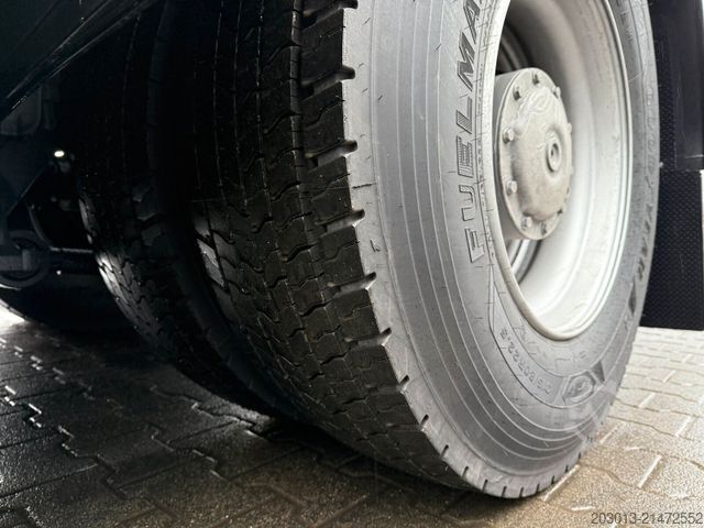 Samochód z pompą do betonu MERCEDES-BENZ Arocs 4146 8x4 PUMI SERMAC 4Z28