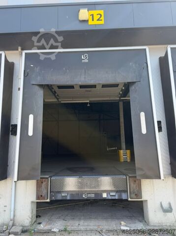 Demontierbare Lagerhalle mit Verladerampen, 234 m² Industrial warehouse 36 x 6,5