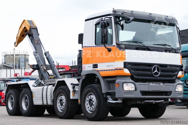 Kroklastbil MERCEDES-BENZ Actros 3244 Abrollkipper Moser Retarde