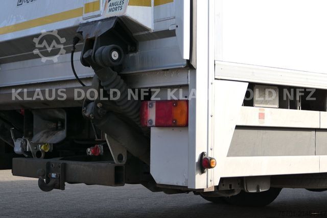 Biltransportlastbil MERCEDES-BENZ Atego geschloss. Autotransporter LBW Euro 6