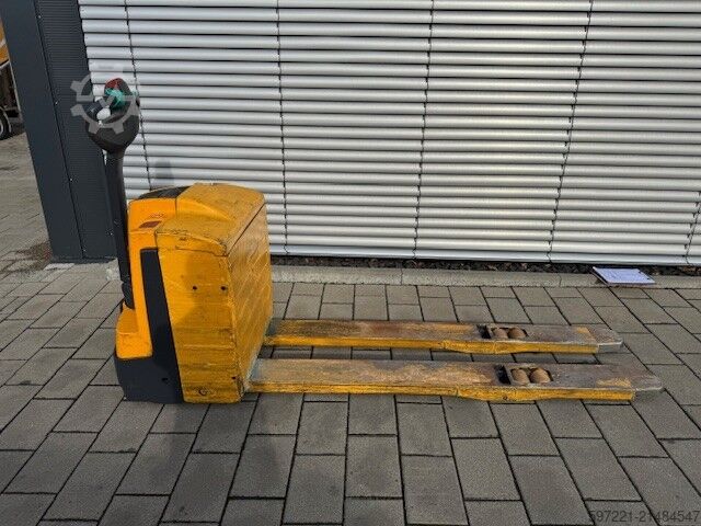 Elektrische palletwagens Jungheinrich EJE 220 (Gabellänge 1800 mm!!!)
