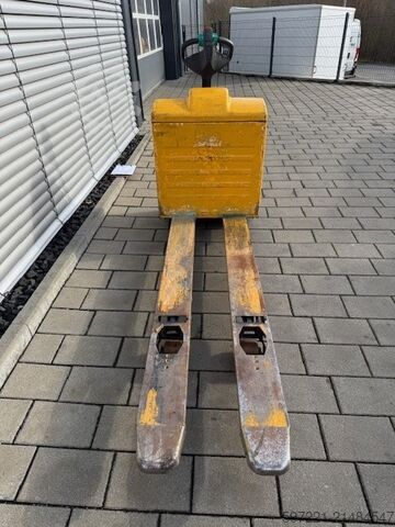 Transpaletas eléctricas Jungheinrich EJE 220 (Gabellänge 1800 mm!!!)