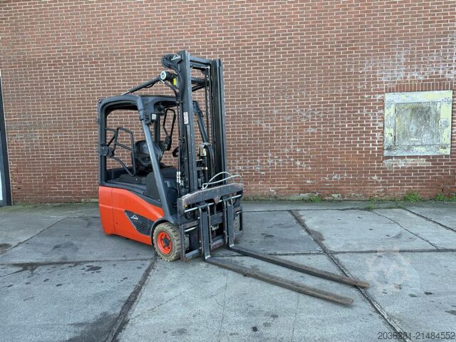 Elektrische vorkheftruck 3 wielen Linde E16-02