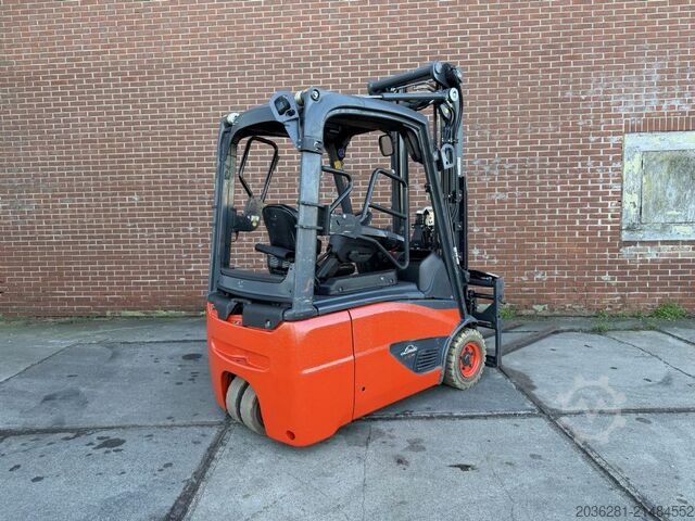 Elektrische vorkheftruck 3 wielen Linde E16-02