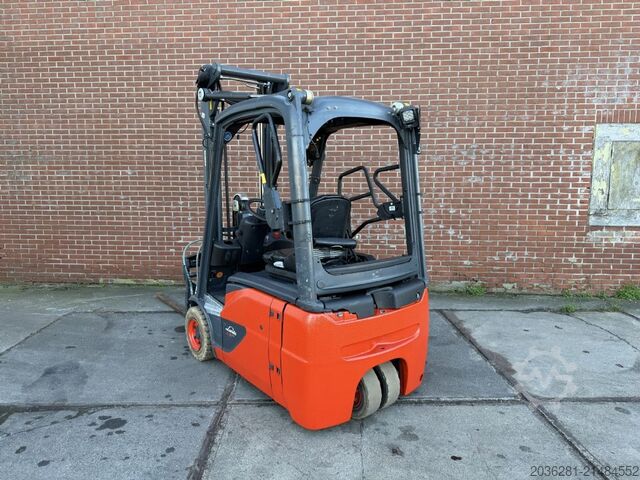 Elektrische vorkheftruck 3 wielen Linde E16-02