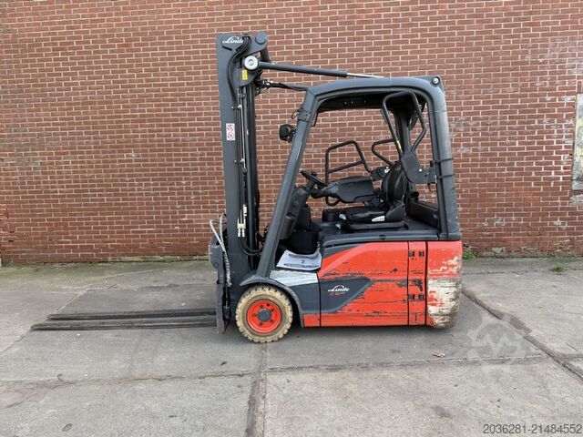 Elektrische vorkheftruck 3 wielen Linde E16-02