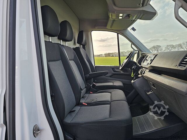 Kombi s vysokou střechou VOLKSWAGEN CRAFTER 2.0 TDI 140 AUT. L2H1