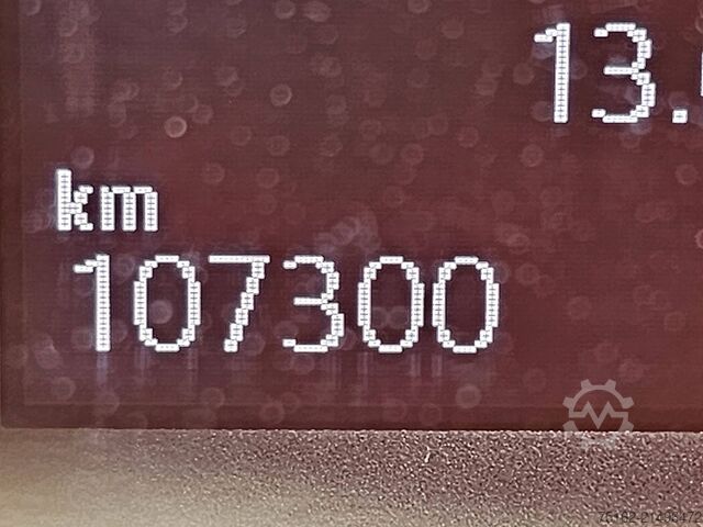 Kombi s vysokou střechou VOLKSWAGEN CRAFTER 2.0 TDI 140 AUT. L2H1