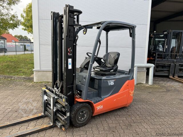 Carrello elevatore elettrico a 3 ruote Toyota 8 FBE 16 T / nur 420 h!