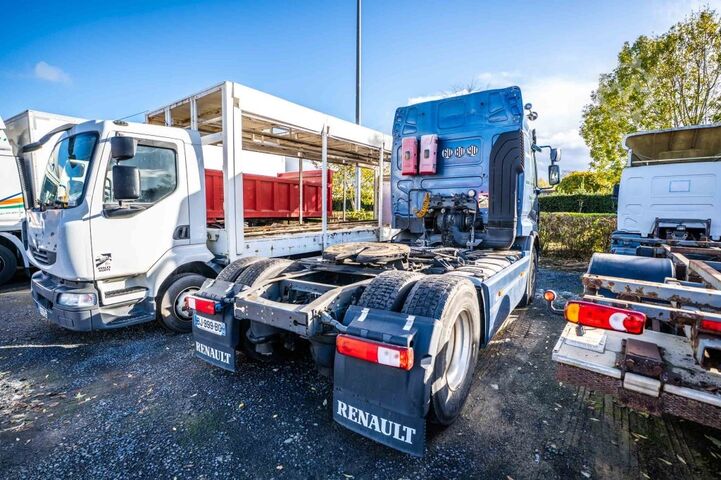 Standard-SZM RENAULT PREMIUM 450 DXI+VOITH+ problème moteur