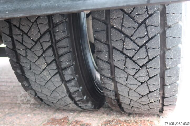 Koffer DAF LF 230 FA Bak +Dhollandia 1500 Kg klep + rolstops