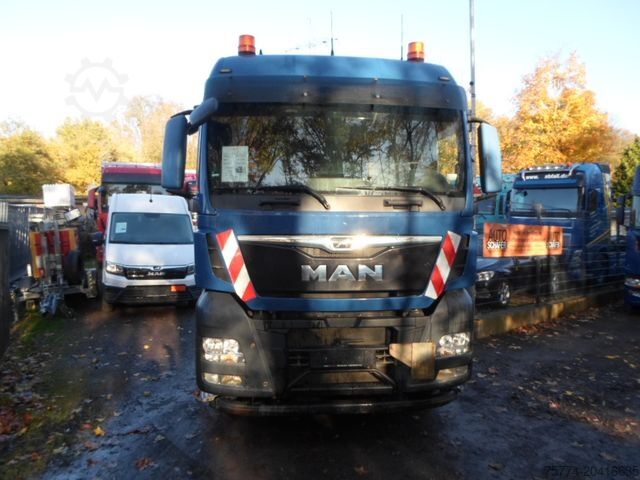 Standard nyergesvontató MAN TGX 18.500/ 4x4/HAD