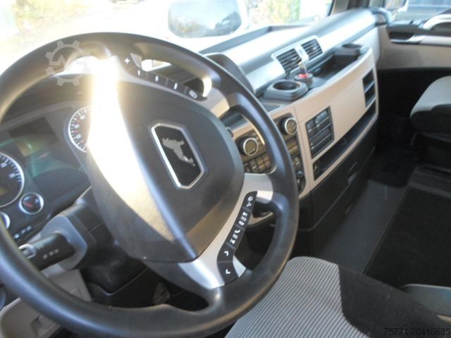 Standard nyergesvontató MAN TGX 18.500/ 4x4/HAD