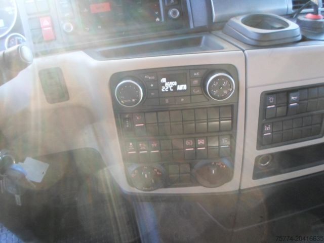 Standard nyergesvontató MAN TGX 18.500/ 4x4/HAD