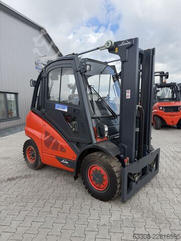 Chariot élévateur à fourche diesel Linde H40D-02
