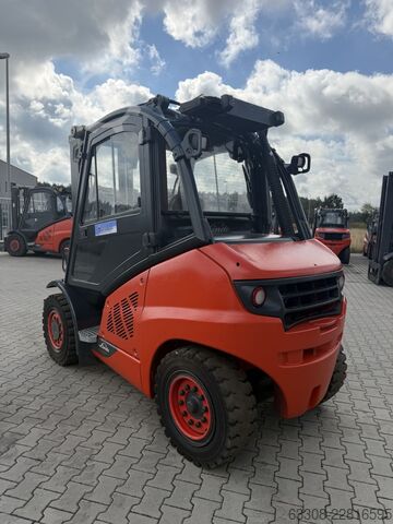 Chariot élévateur à fourche diesel Linde H40D-02