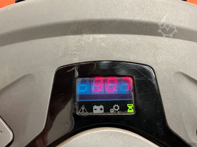 Niskopoziomowy wózek kompletacyjny Toyota OSE 250 - 307 Stunden !!!!