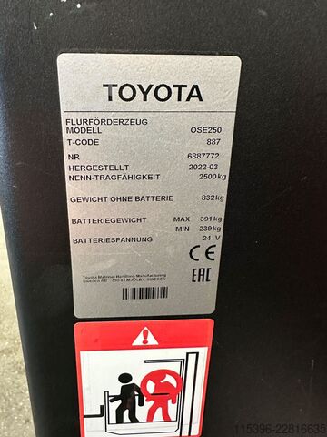 Niskopoziomowy wózek kompletacyjny Toyota OSE 250 - 266 Stunden !!!!