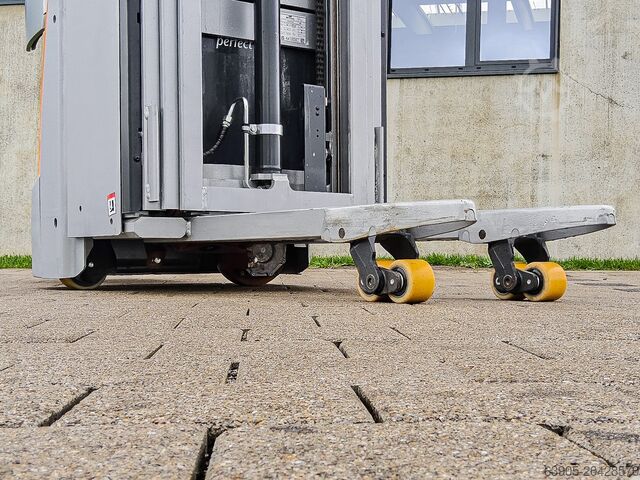 Warehouse technology Still EXV SF16i