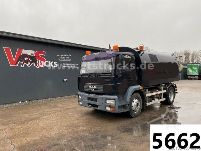 Veegmachine MAN Kehrmaschine Bucher Schörling Blatt Federung