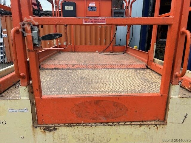 Podnośnik nożycowy JLG 260MRT