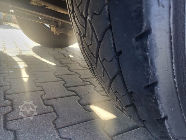 Kamion za odvoz smeća Renault D wide