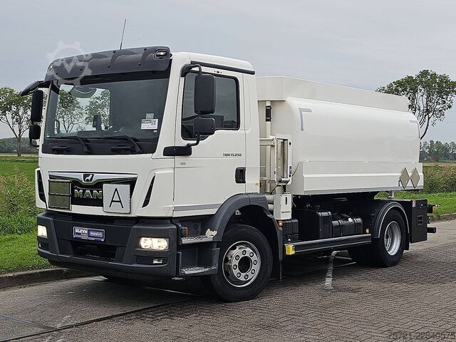Δεξαμενόπλοιο MAN 15.250 TGM 9000LTR FUEL +PUMP