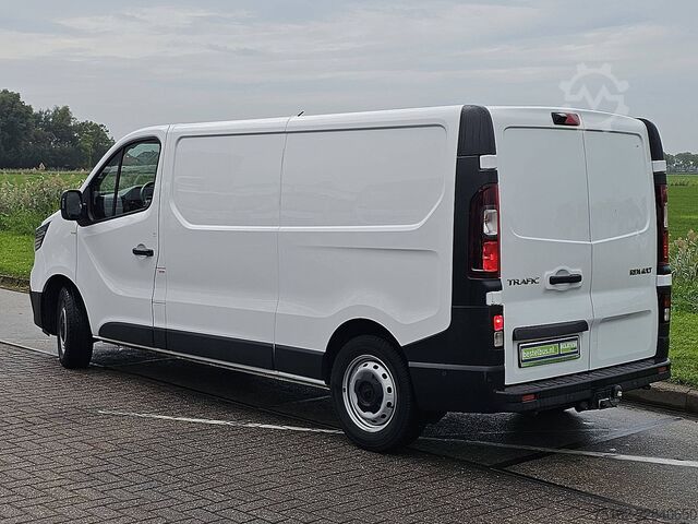 Camioneta familiar de techo alto RENAULT TRAFIC 2.0 DCI L2H1 Airco Trekhaak