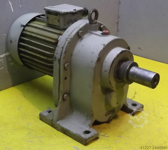 Motorreductor 0,6 kW 25 tpm VEM Z3KR90,2/6/S