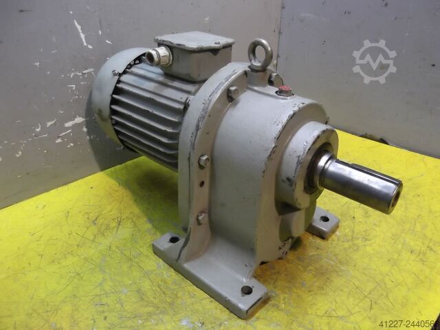 Motorreductor 0,6 kW 25 tpm VEM Z3KR90,2/6/S