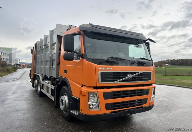  Volvo Trucks *RHD* FM-370 6x2R Kehrichtwagen