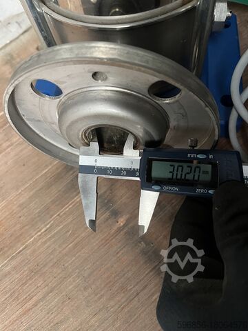 Bomba vertical Lowara 2,4-8 m3/h Altura Lowara SV409F15T/A